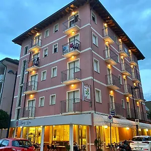 2* Hotel Rosa